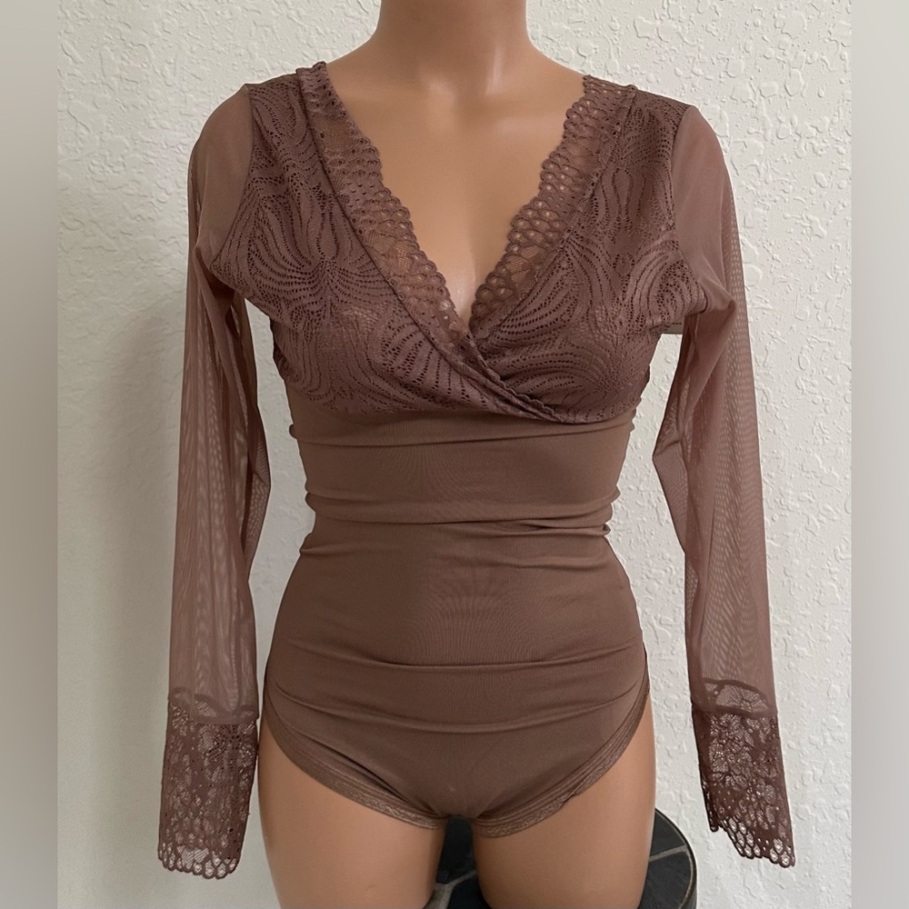 Tissini shapewear grethel lace reversible compression bodysuit NWT